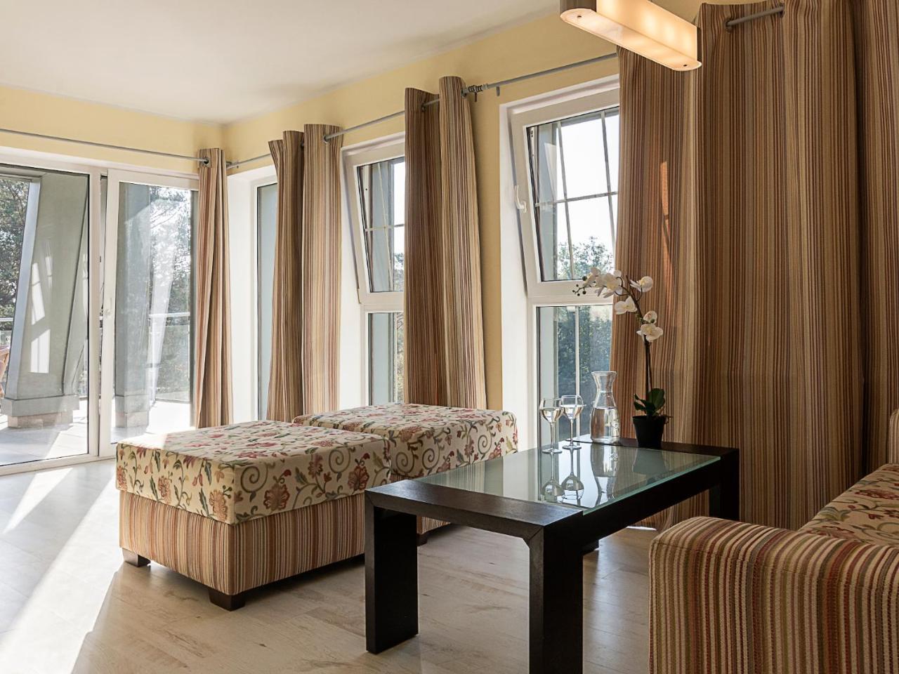 VacationClub - Rezydencja Bursztyn Apartament 31 Swinoujscie Kültér fotó
